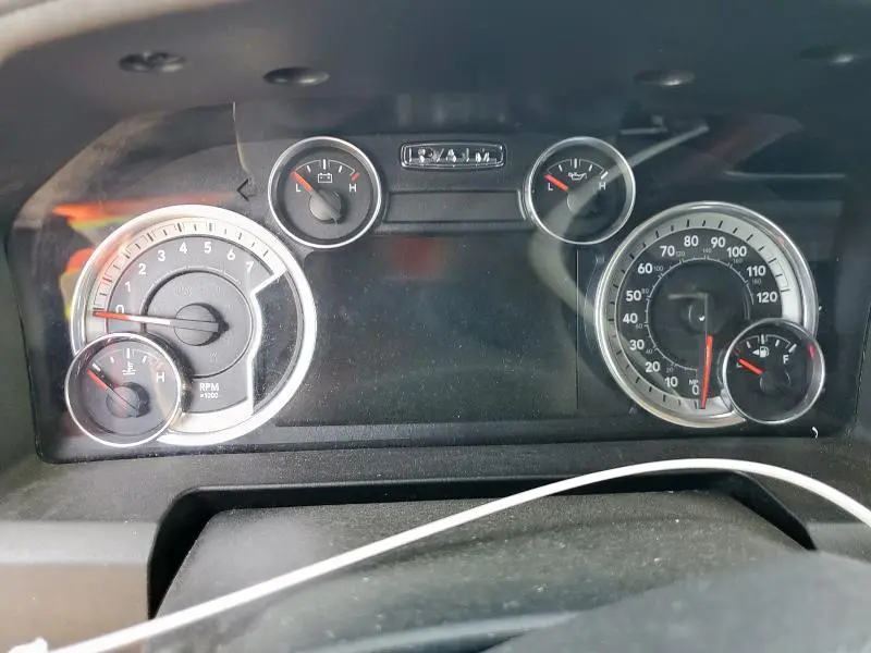 2016 RAM 1500 SLT  