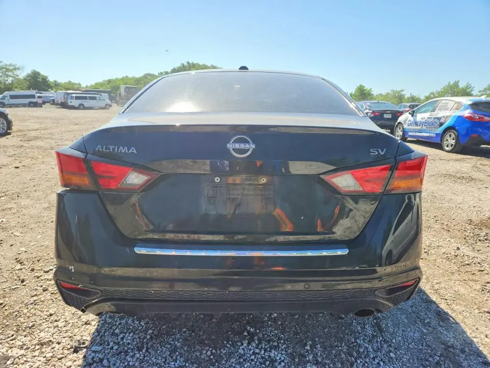 2023 NISSAN ALTIMA SV  