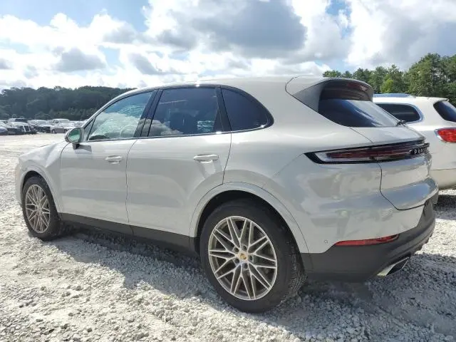 2024 PORSCHE CAYENNE   