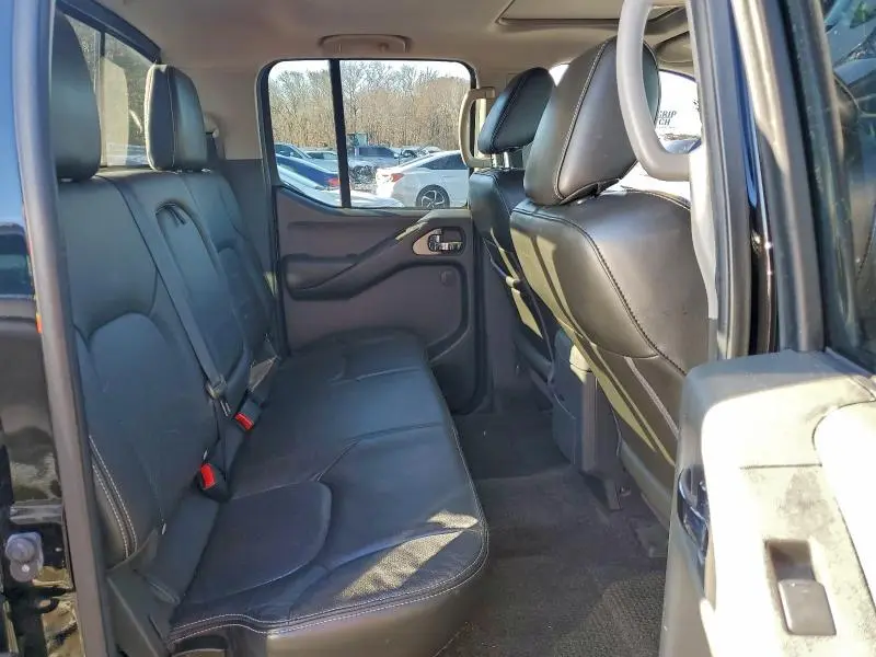 2015 NISSAN FRONTIER S  