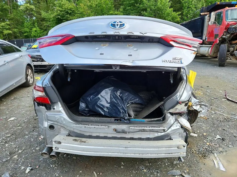 2021 TOYOTA CAMRY SE  