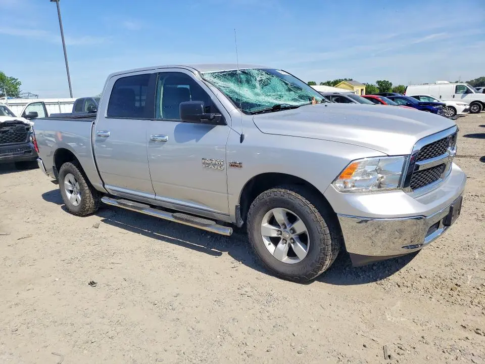 2017 RAM 1500 SLT  
