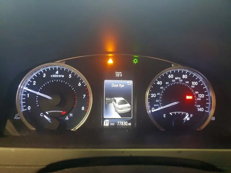 2017 TOYOTA CAMRY XLE  