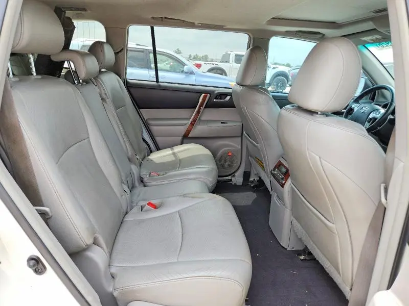 2013 TOYOTA HIGHLANDER LIMITED  