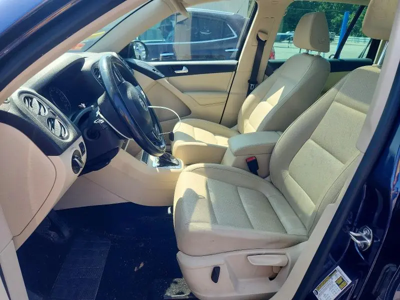 2013 VOLKSWAGEN TIGUAN S  
