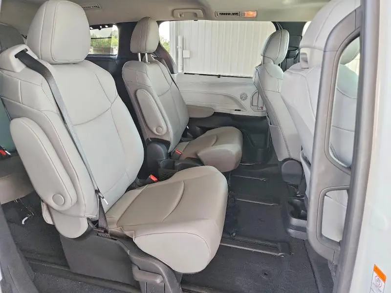 2026 TOYOTA SIENNA XLE 7-PASSENGER  