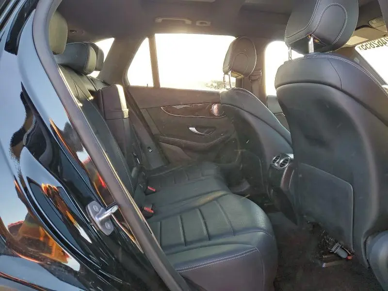 2017 MERCEDES-BENZ GLC 300  