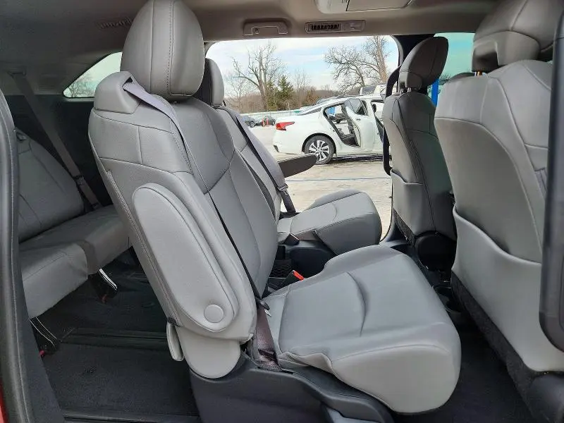 2025 TOYOTA SIENNA XLE 7-PASSENGER  