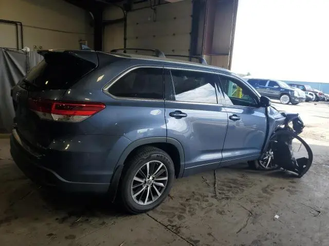 2018 TOYOTA HIGHLANDER SE  