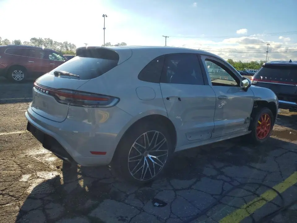 2025 PORSCHE MACAN BASE  