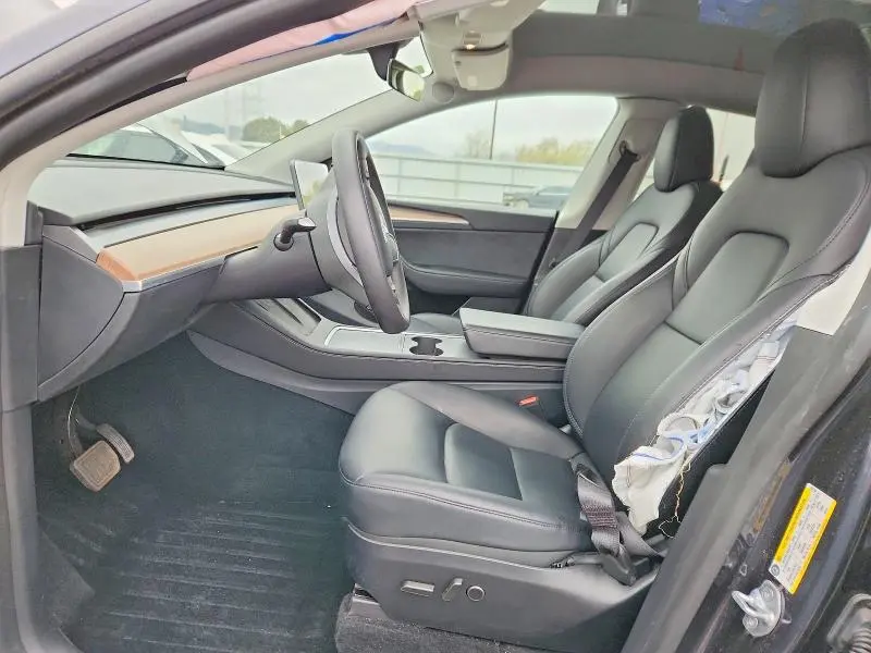 2025 TESLA MODEL Y   