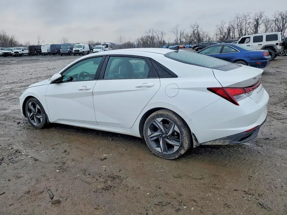 2023 HYUNDAI ELANTRA SEL  