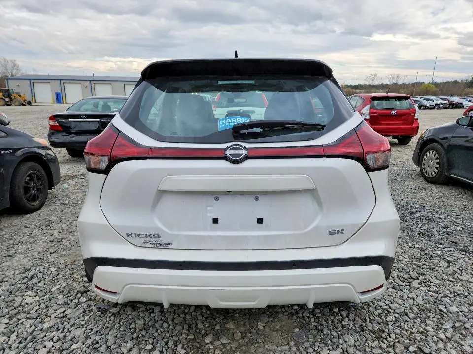 2024 NISSAN KICKS SR  