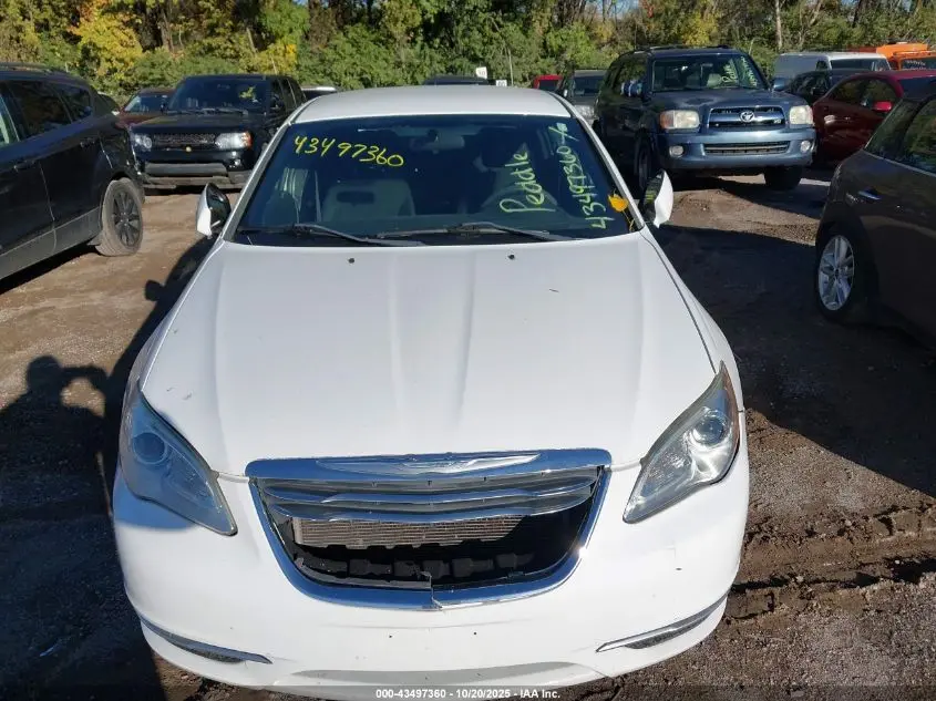 2012 CHRYSLER 200 LX