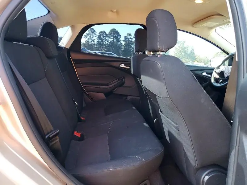 2018 FORD FOCUS SE  