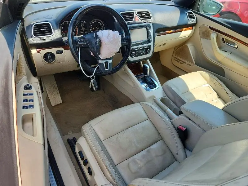 2012 VOLKSWAGEN EOS LUX  