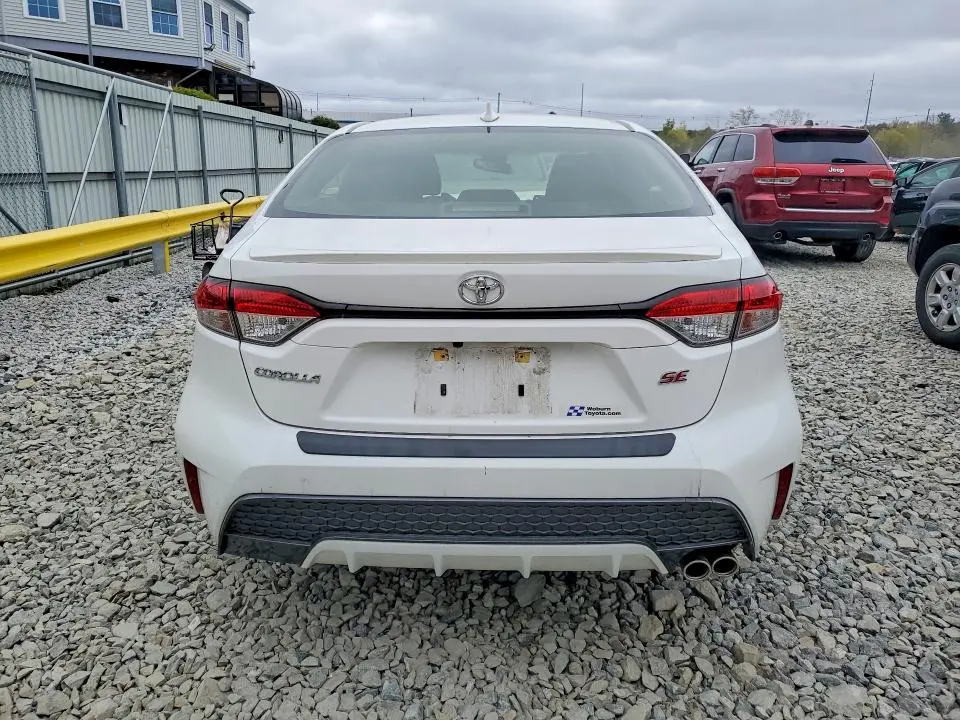 2021 TOYOTA COROLLA SE  