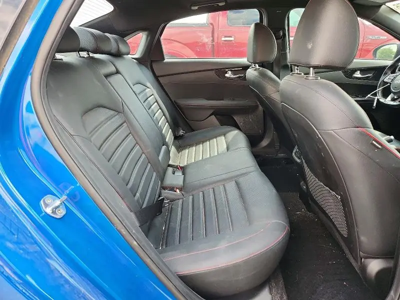 2023 KIA FORTE GT  