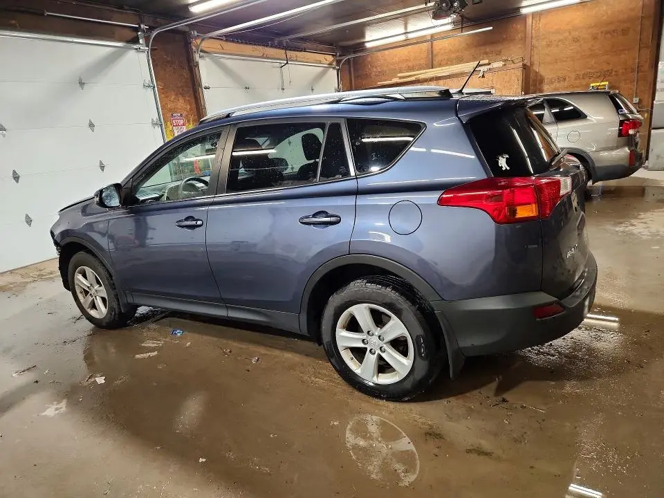 2014 TOYOTA RAV4 XLE  