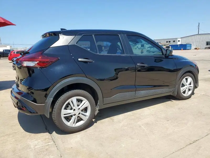 2022 NISSAN KICKS S  