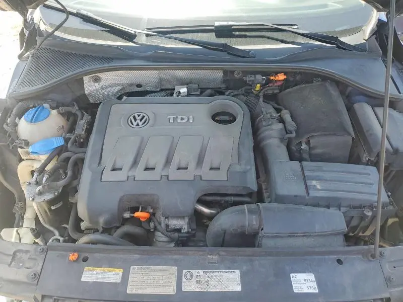 2012 VOLKSWAGEN PASSAT SE  
