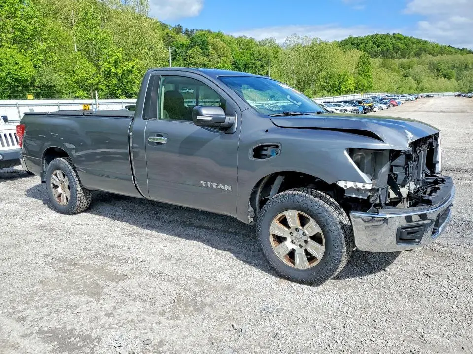 2017 NISSAN TITAN SV  