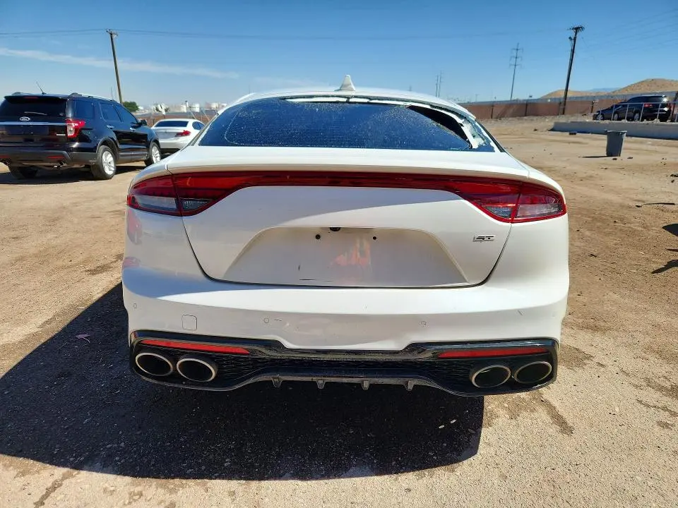 2023 KIA STINGER GT2  