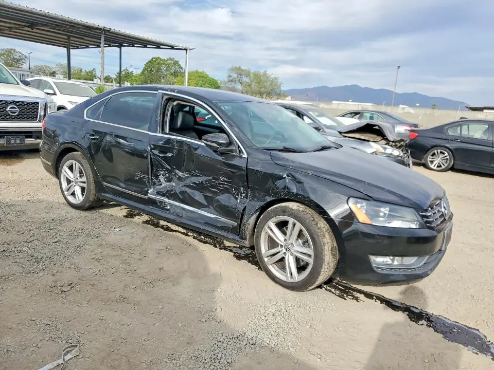 2012 VOLKSWAGEN PASSAT SE  