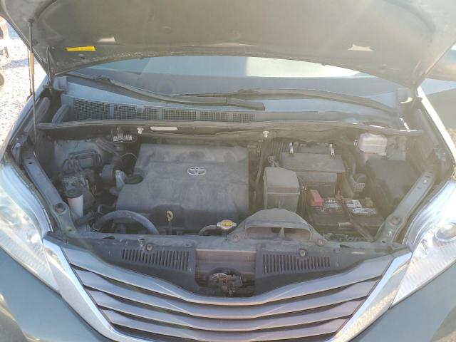 2014 TOYOTA SIENNA XLE