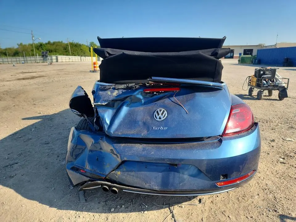 2017 VOLKSWAGEN BEETLE S/SE  