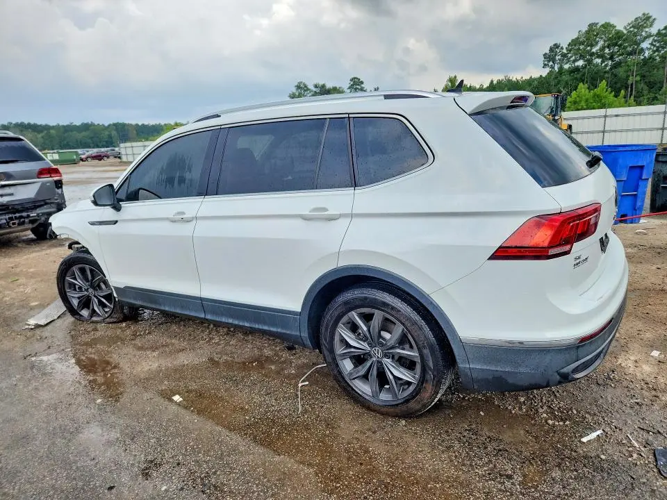 2022 VOLKSWAGEN TIGUAN SE  