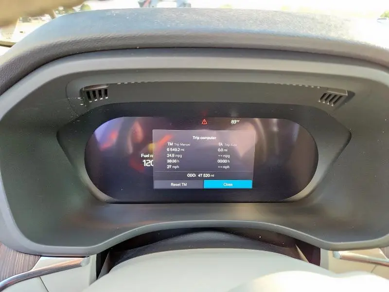 2022 VOLVO XC60 B5 MOMENTUM  