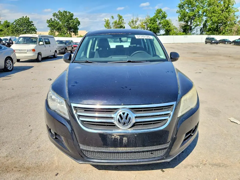 2011 VOLKSWAGEN TIGUAN S  