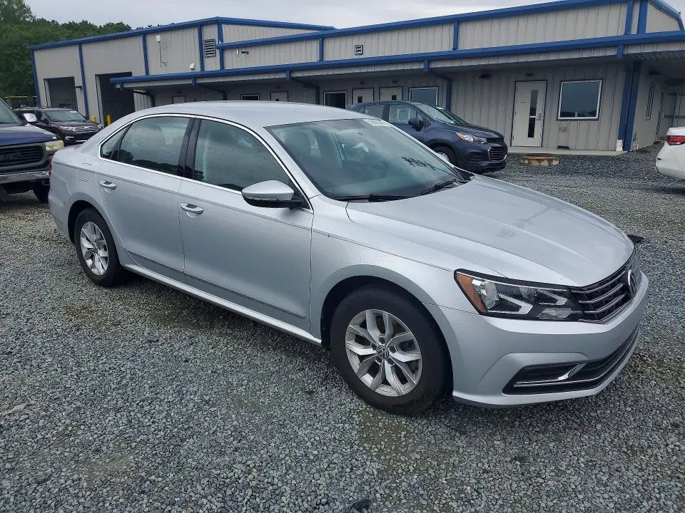 2017 VOLKSWAGEN PASSAT S  