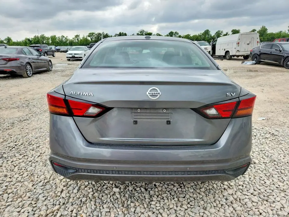 2022 NISSAN ALTIMA SV  