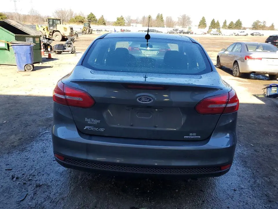 2016 FORD FOCUS SE  