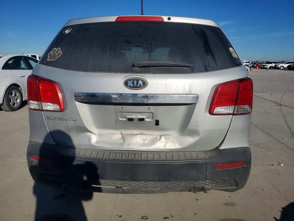 2013 KIA SORENTO LX  