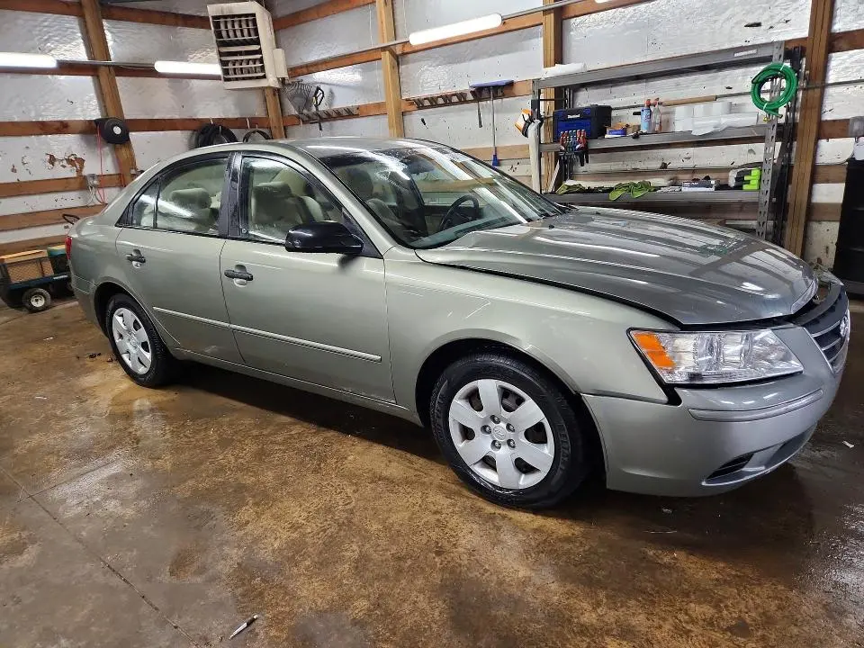 2010 HYUNDAI SONATA GLS  