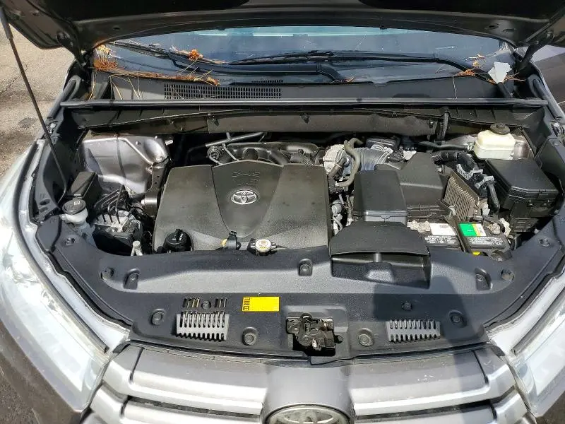2018 TOYOTA HIGHLANDER XLE  