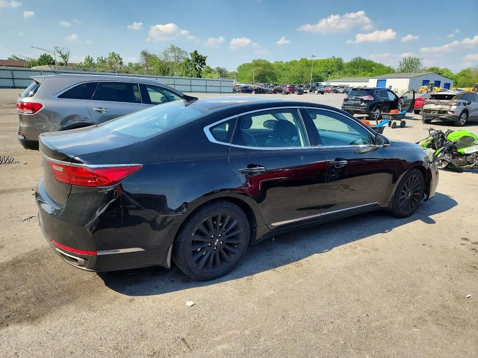 2018 KIA CADENZA PREMIUM  