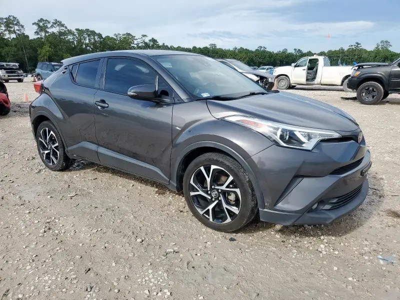 2021 TOYOTA C-HR XLE  