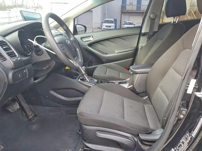 2017 KIA FORTE LX  