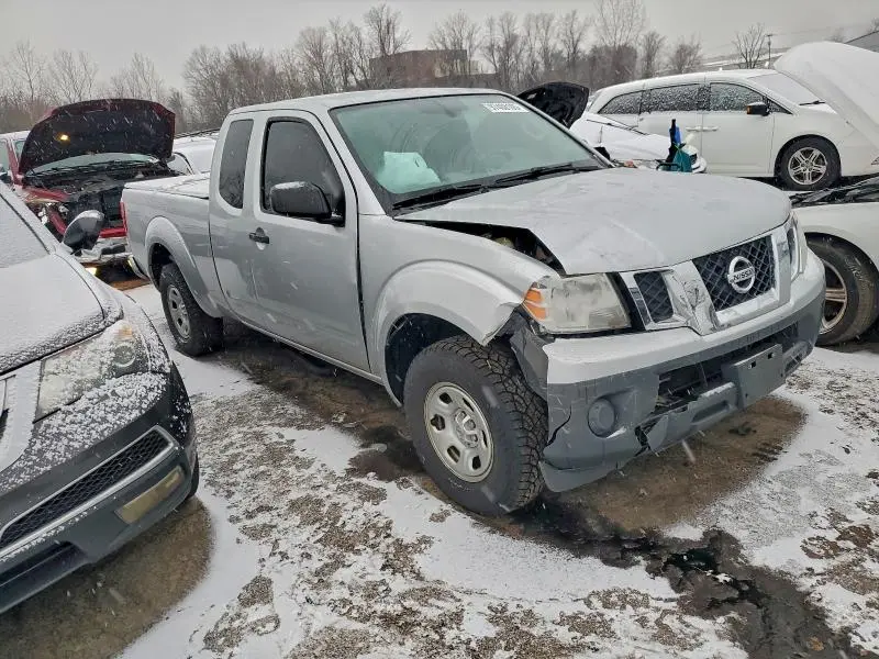 2015 NISSAN FRONTIER S  