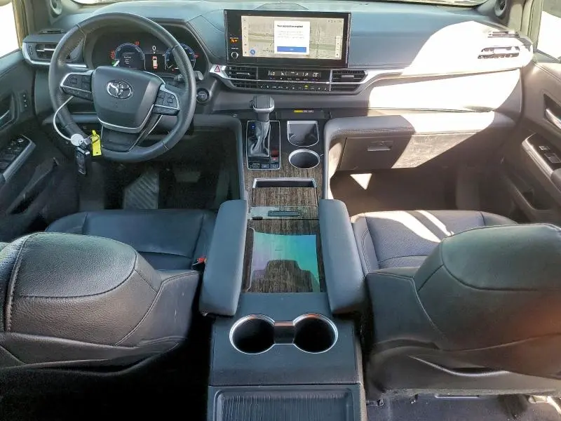 2025 TOYOTA SIENNA LIMITED  