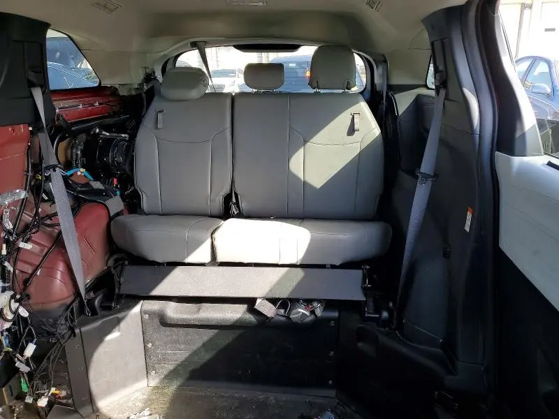 2025 TOYOTA SIENNA XLE 8-PASSENGER  