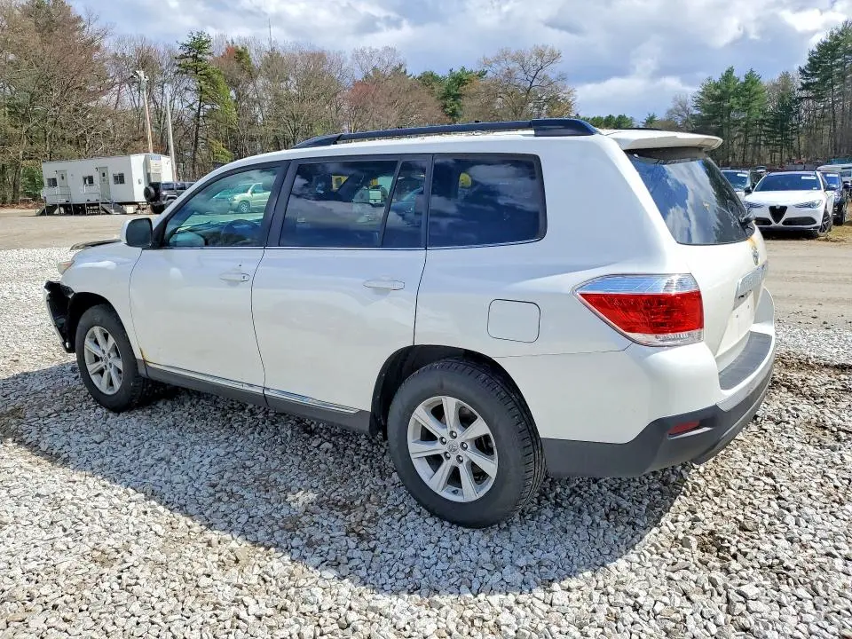 2013 TOYOTA HIGHLANDER SE  
