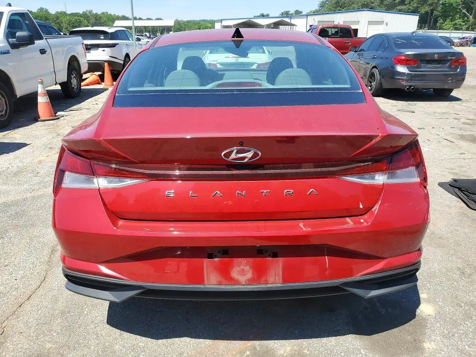 2022 HYUNDAI ELANTRA SE  