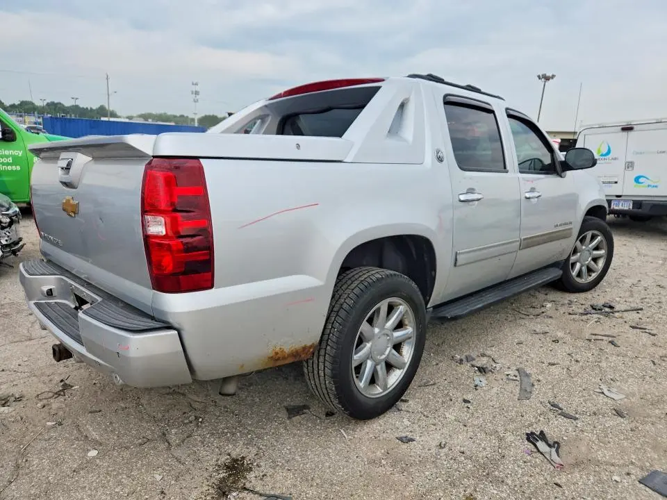 2013 CHEVROLET AVALANCHE LT  