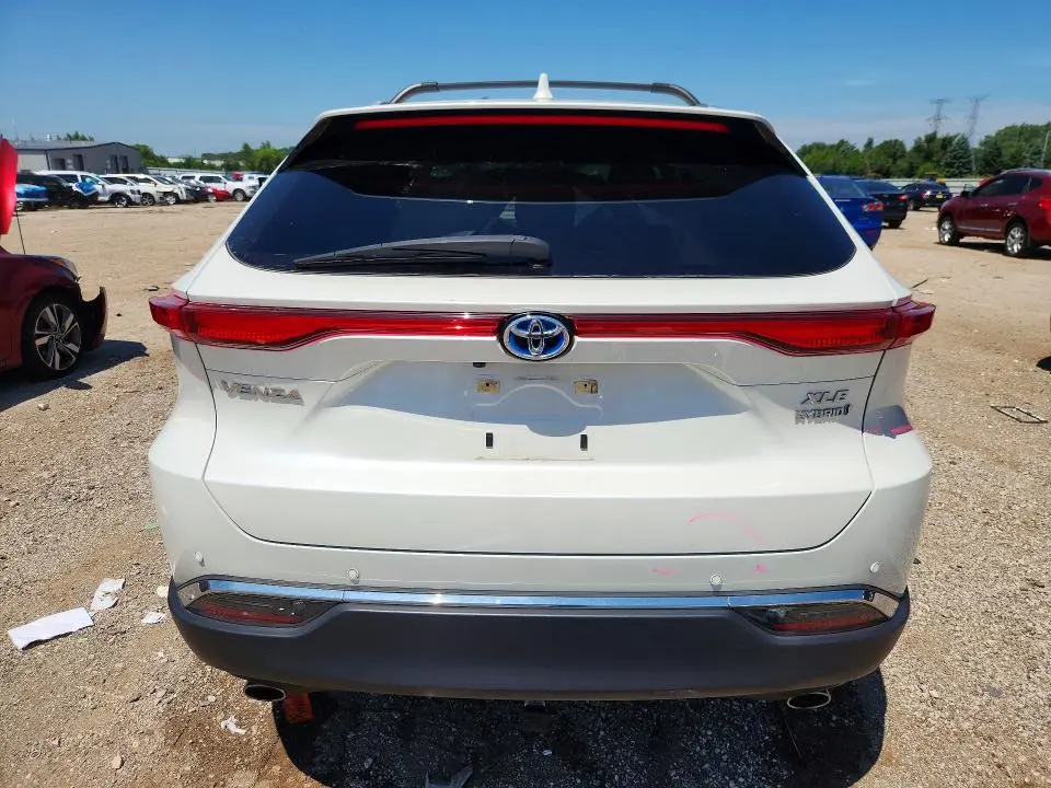 2021 TOYOTA VENZA XLE  