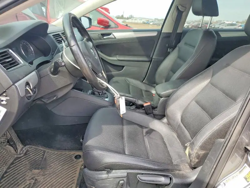 2013 VOLKSWAGEN JETTA SE  